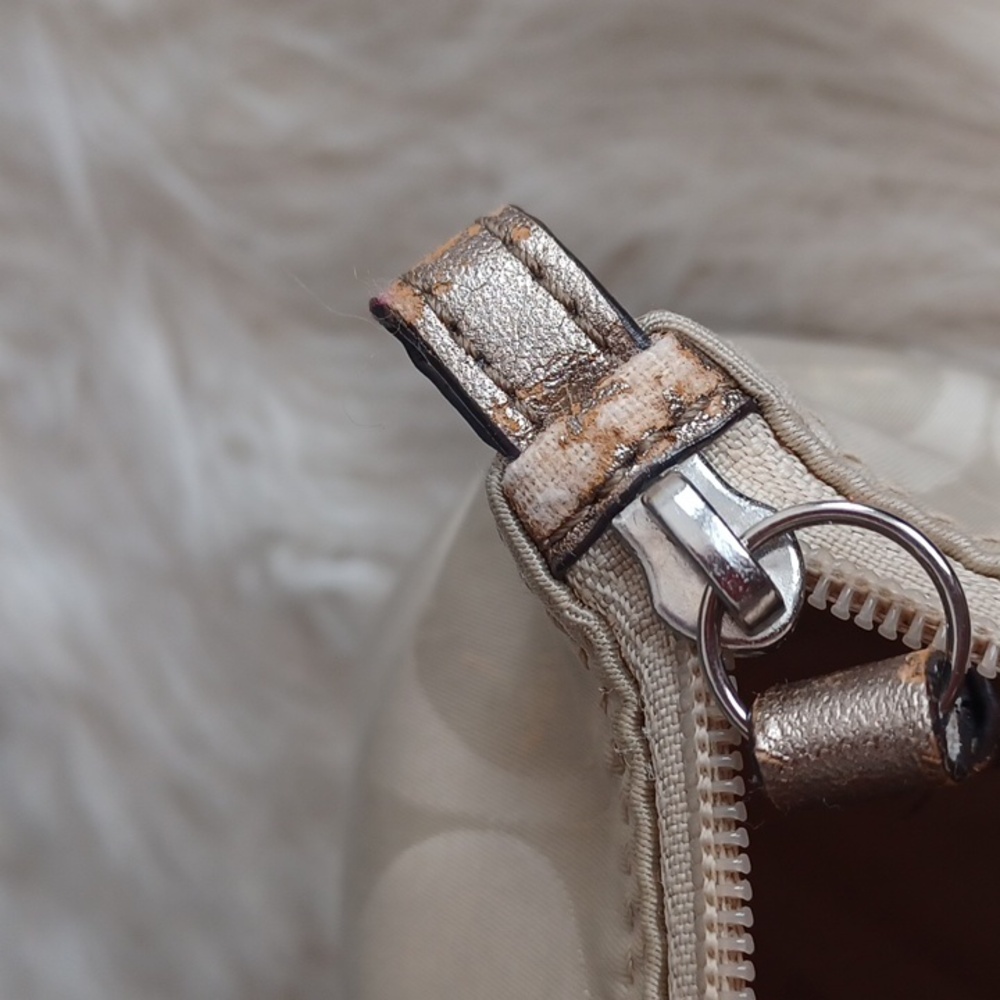Coach Pouch - Picture 13 of 15